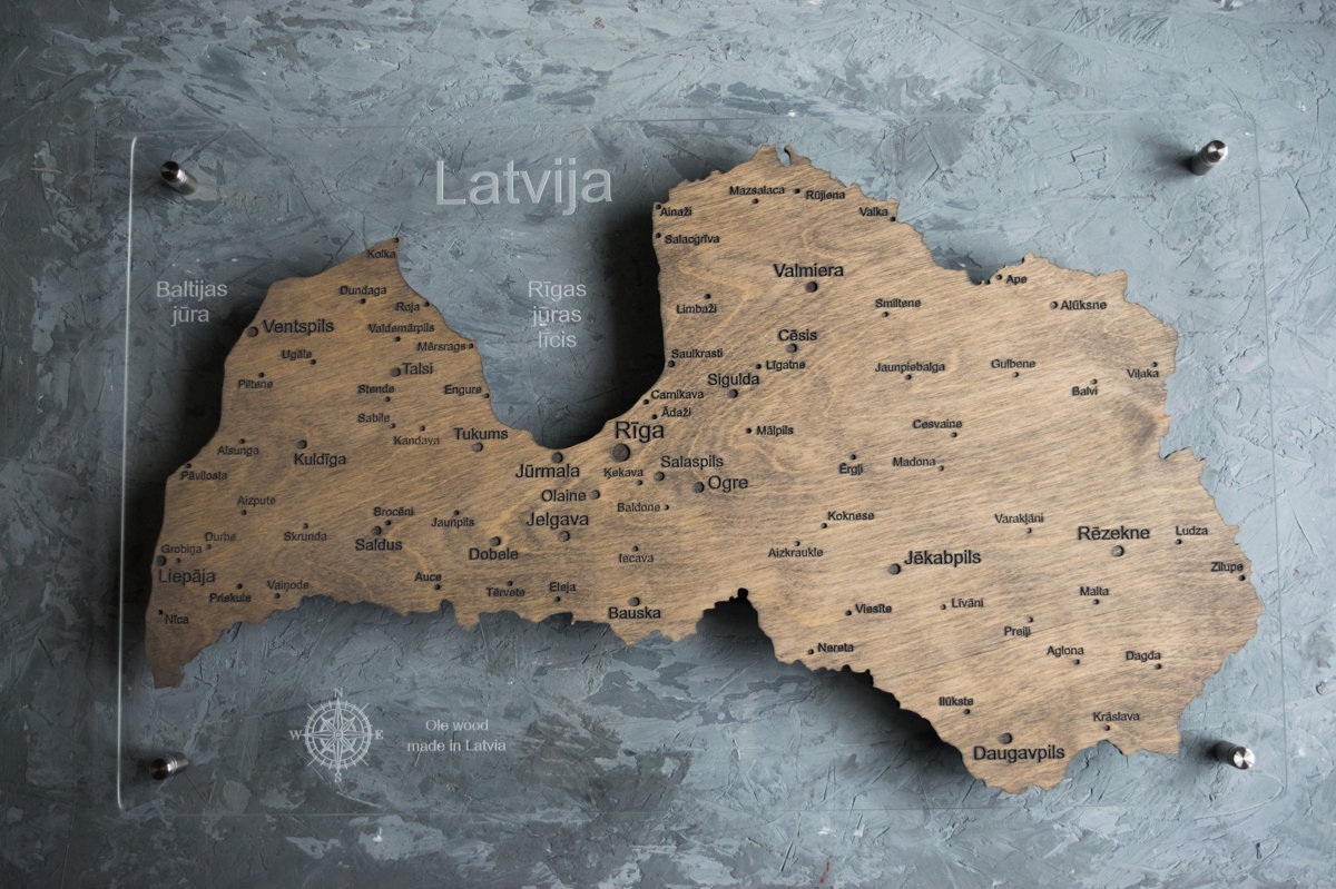 Латвийская деревянная карта на основе органического стекла